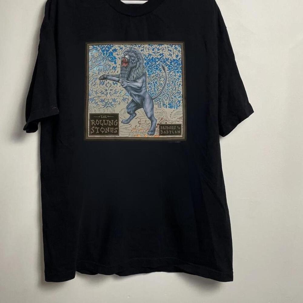 Black Tee With Lion Graphic